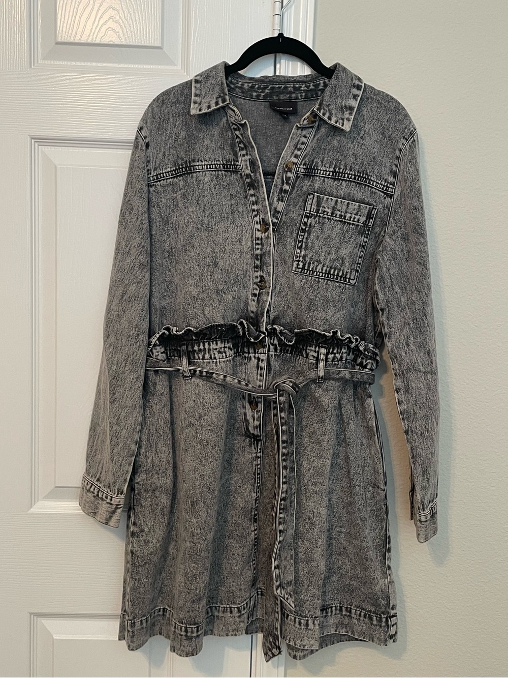 Who What Wear Acid-Wash Denim Shirt Dress - Gray